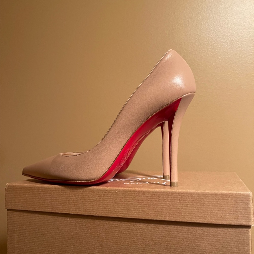 CHRISTIAN LOUBOUTIN NUDE HEELS